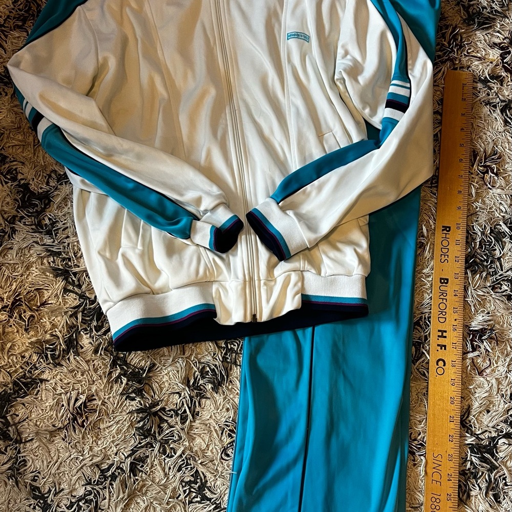 Members Only White and Teal Tracksuit 2pc vintage.